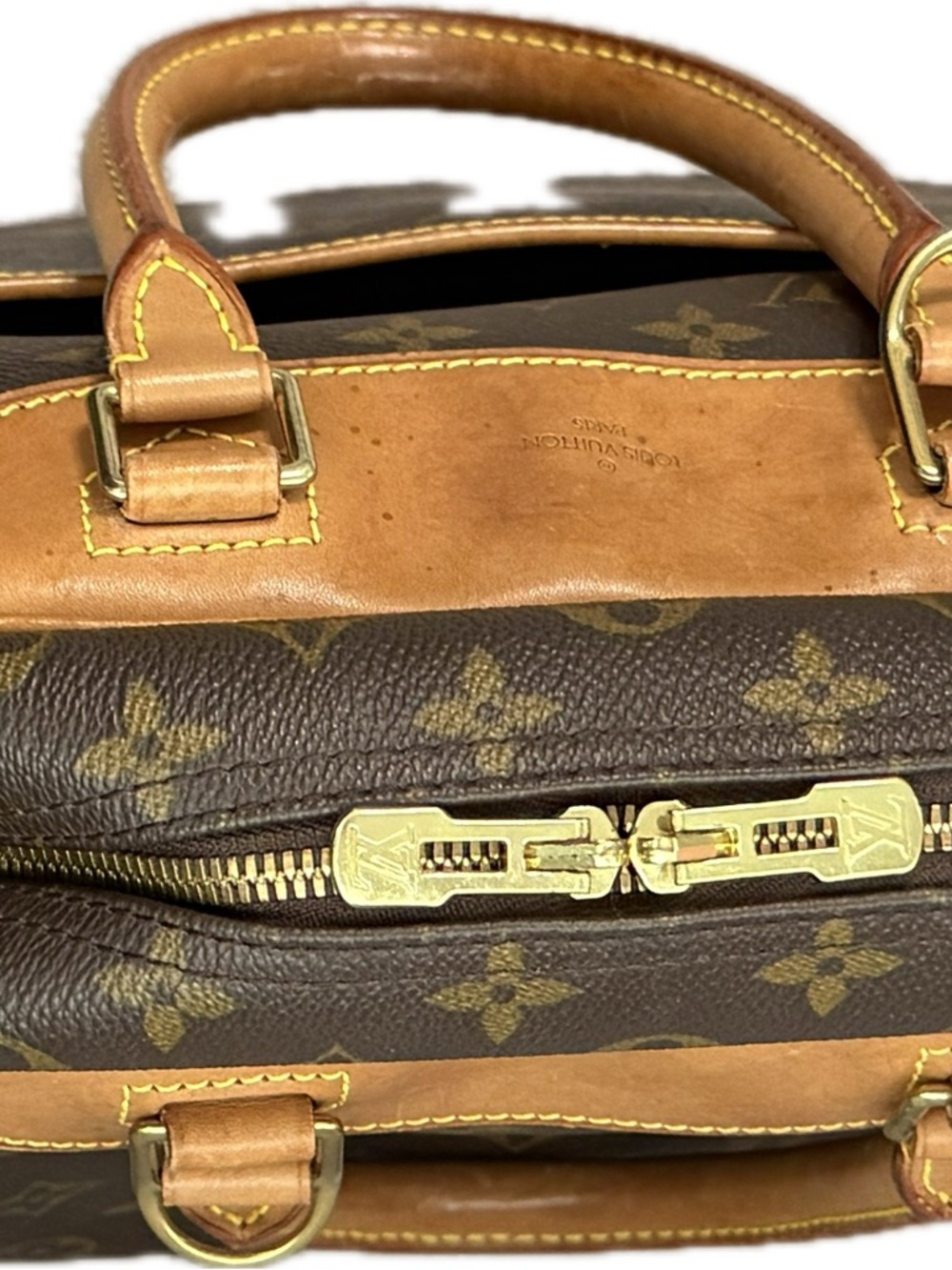 Louis Vuitton Monogram Deauville with Vachetta UNISEX hardware for strap NI - Picture 4 of 11